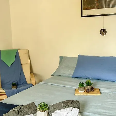 Apartment A Due Passi Dal Tram , Lavatrice, Wi-fi Fibra 1gb *